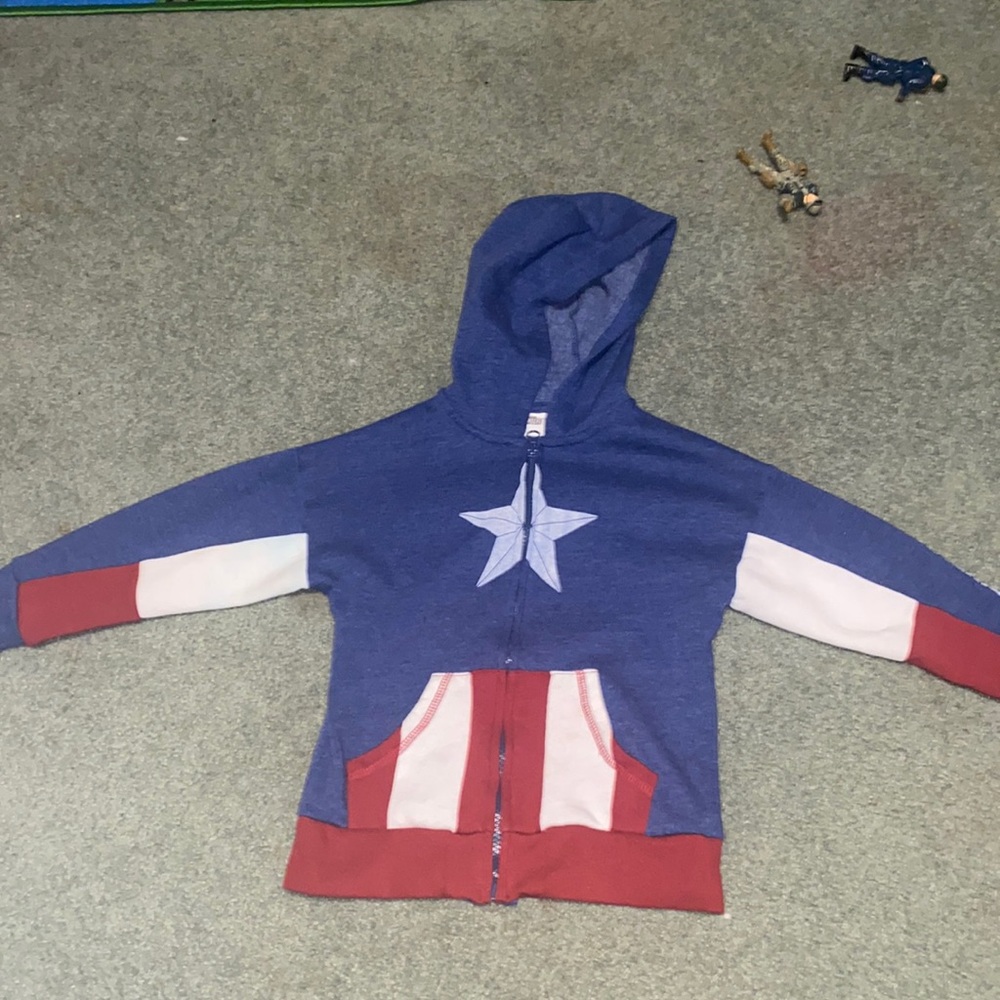 Boys 5T captain American zip up hoodie